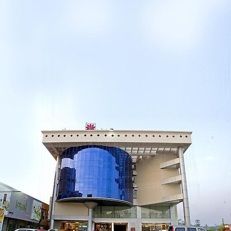 Lotus 8 Hotel Nedumbassery Εξωτερικό φωτογραφία