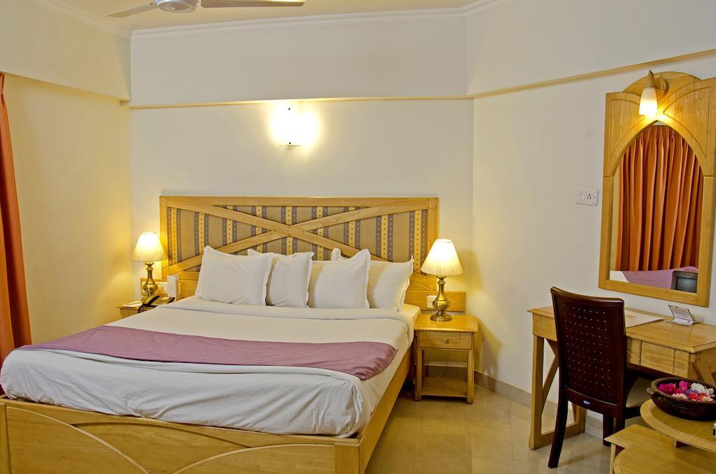 Lotus 8 Hotel Nedumbassery Δωμάτιο φωτογραφία