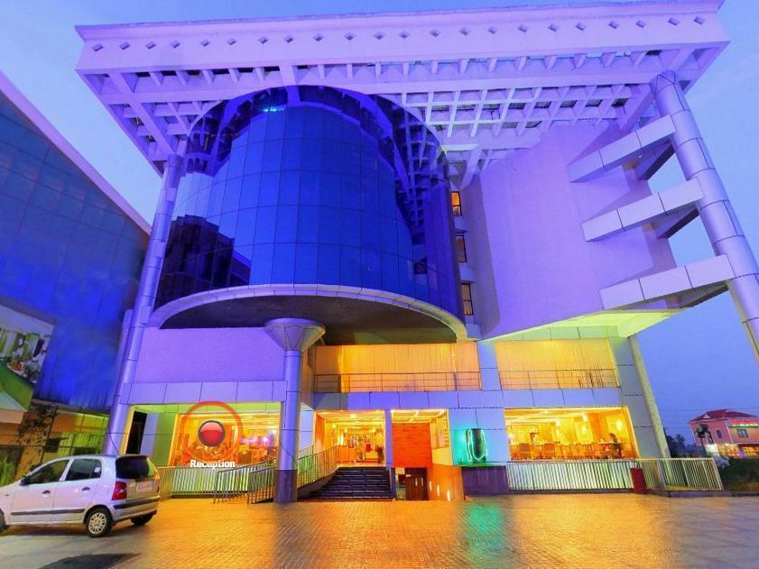 Lotus 8 Hotel Nedumbassery Εξωτερικό φωτογραφία
