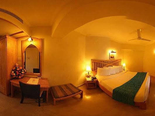 Lotus 8 Hotel Nedumbassery Εξωτερικό φωτογραφία