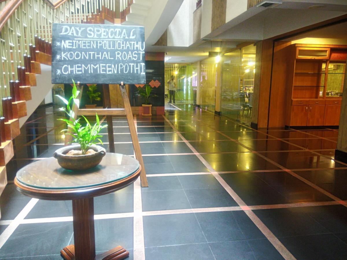 Lotus 8 Hotel Nedumbassery Εξωτερικό φωτογραφία