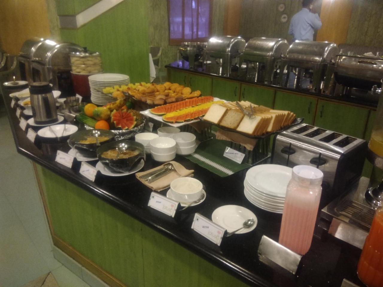 Lotus 8 Hotel Nedumbassery Εξωτερικό φωτογραφία