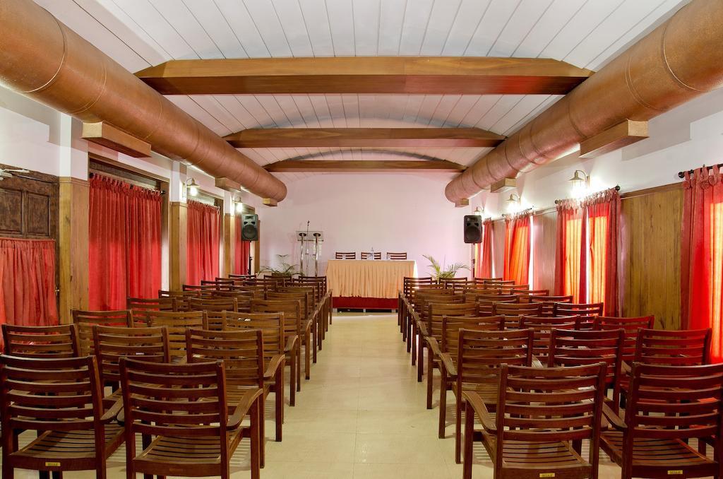 Lotus 8 Hotel Nedumbassery Εξωτερικό φωτογραφία