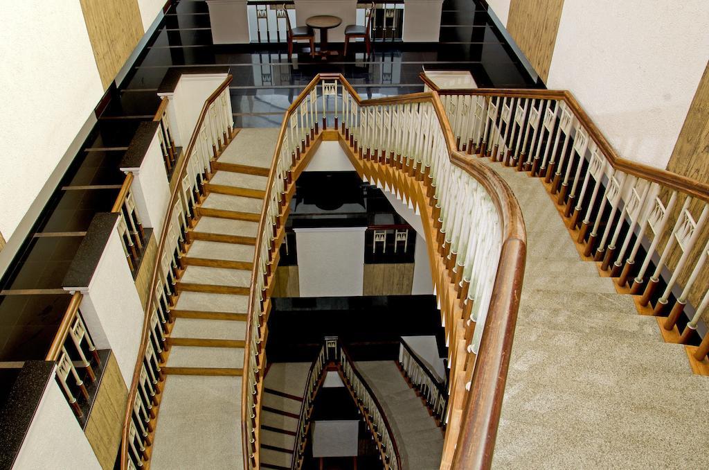 Lotus 8 Hotel Nedumbassery Εξωτερικό φωτογραφία