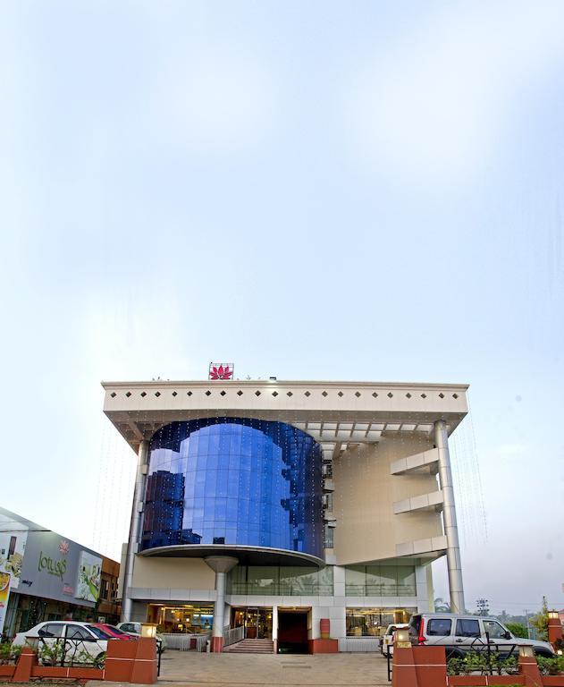 Lotus 8 Hotel Nedumbassery Εξωτερικό φωτογραφία